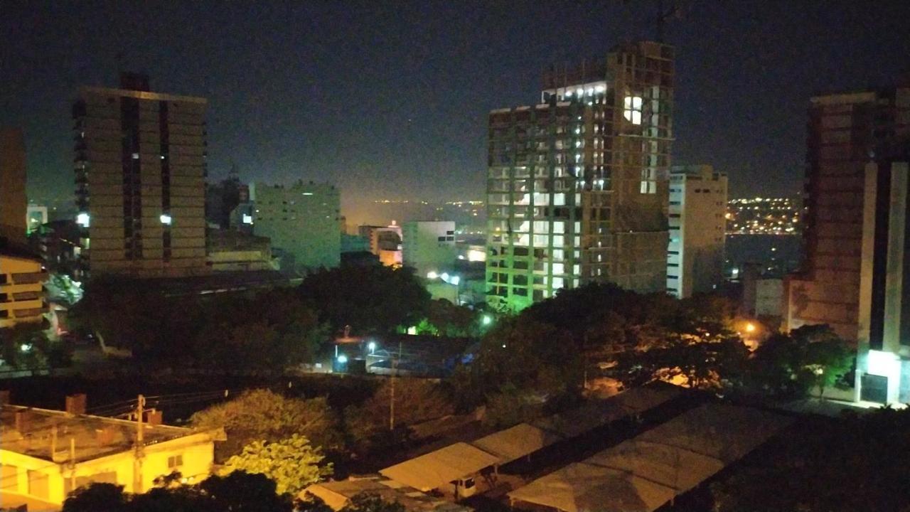 Moderno Y Amplio Apartamento Con Vista Fantastica En Pleno Centro Ciudad del Este Kültér fotó